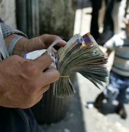 خاص| الاقتصاد الفلسطيني تحت وطأة الانكماش والركود التضخمي.. أزمة تتفاقم!