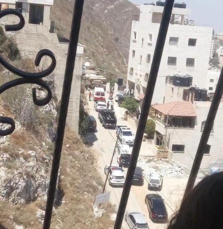 النيابة والشرطة تحققان في واقعة وفاة شاب في منطقه تل بنابلس