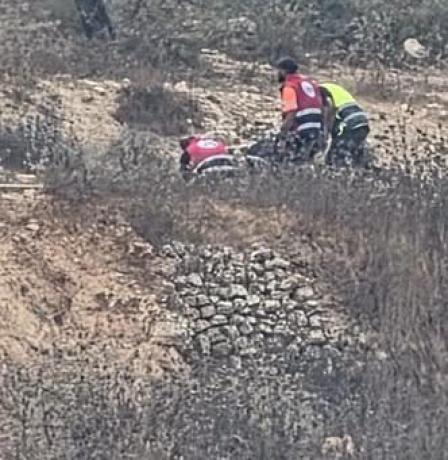 مستوطنون يهاجمون طاقم بلدية قصرة والاحتلال يحتجز 3 منهم