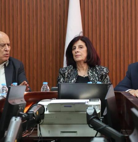 بلدية نابلس والمجلس الأعلى يبحثان دعم تأهيل الملعب البلدي وإنشاء الصالة الرياضية المغلقة