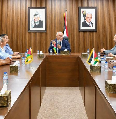 وزير الزراعة يبحث مع 26 هيئة محلية في رام الله والبيرة تعزيز التخطيط الزراعي وتوجيه المشاريع نحو الأولويات