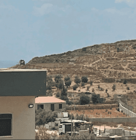 مستوطنون يصعّدون اعتداءاتهم شرق وغرب رام الله ويشقون طريقا استيطانيا