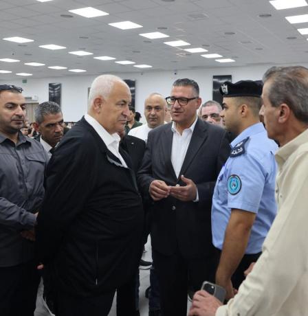 وزير الداخلية يتفقد محافظة أريحا والأغوار واستراحة المسافرين في معبر الكرامة