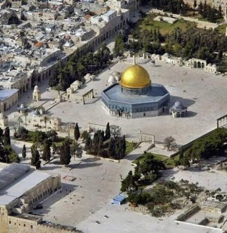 محافظة القدس: استهداف الأقصى يتواصل والقدس تواجه مخاطر متصاعدة