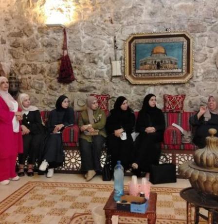 جمعية المرأة العاملة تنظم لقاءً لتبادل الخبرات بين مجالس الظل في محافظة جنين