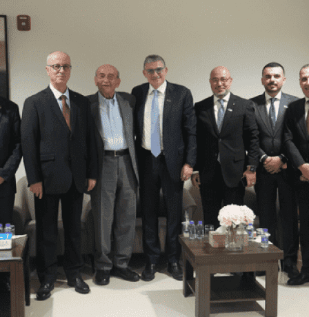 البنك العربي يتبرع بـ مليون دولار لإنشاء قسم العلاج الإشعاعي في مستشفى جامعة النجاح الوطني الجامعي