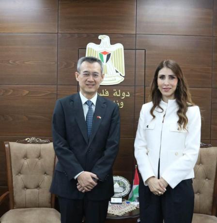 وزيرة العمل ترحب بالسفير الصيني وتستعرض جهود مواجهة تحديات التشغيل