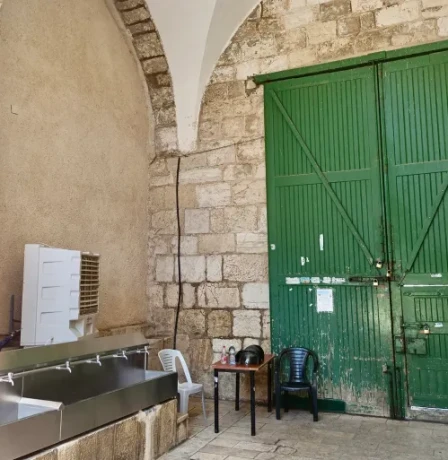 الاحتلال يغلق باب المغاربة بالقدس بعد اقتحام 1143 مستوطنا للأقصى