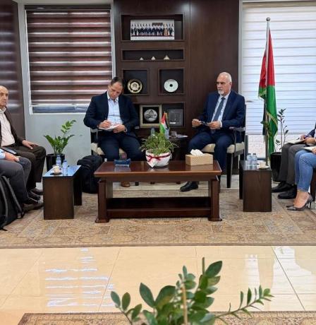 وزير الزراعة يبحث مع وفد من الإغاثة الكاثوليكية دعم المزارعين وتعزيز الأمن الغذائي