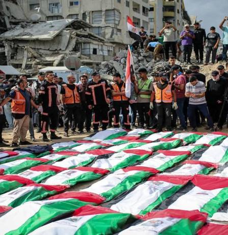تشييع جثامين 105 شهداء انتشلوا من تحت أنقاض مبان مدمرة في غزة