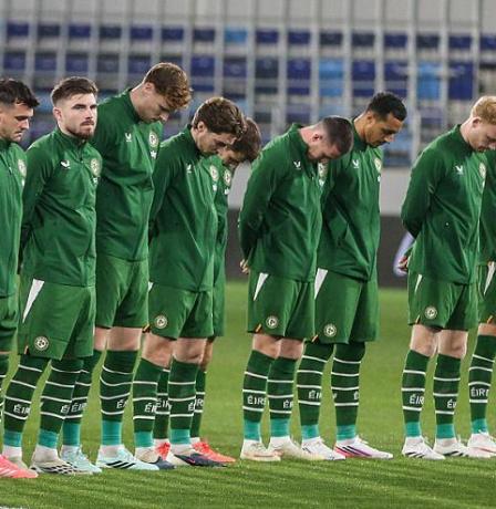 "يويفا" يفتح تحقيقا ببصق لاعب إسرائيلي على مسؤول بمنتخب إيرلندا