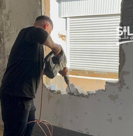 الاحتلال يجبر مواطنا على هدم منزله في القدس