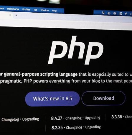 ثغرات برمجية تدفع مؤسسات عالمية إلى تعليق خدماتها