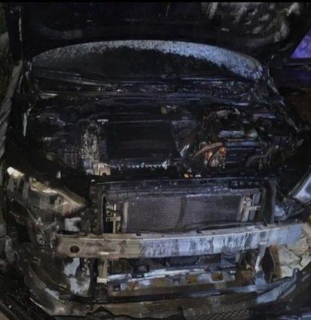 مستوطنون يحرقون 3 مركبات في أم صفا شمال غرب رام الله