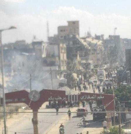 شهيدان ومصابون في غارة للاحتلال استهدفت مركبة وسط قطاع غزة