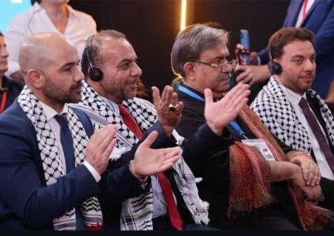 على هامش مهرجان الشعر الدولي: الرئيس الفنزويلي يؤكد مركزية القضية الفلسطينية