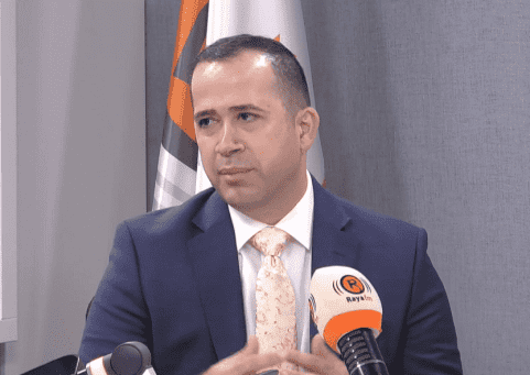 المهندس سليم مسلم يبتكر جهازا ثوريا لعلاج العمود الفقري