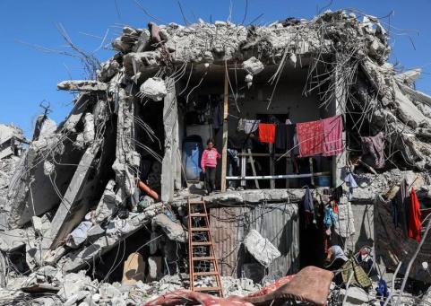 جباليا المدمّرة.. عودة فوق الركام بحثا عن الحياة