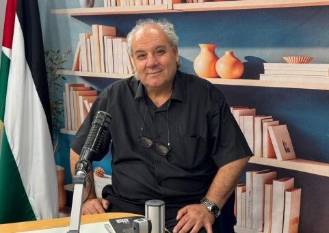 من المخيم إلى الكتابة.. زياد خداش يستعيد حكاية تشكّل الكاتب