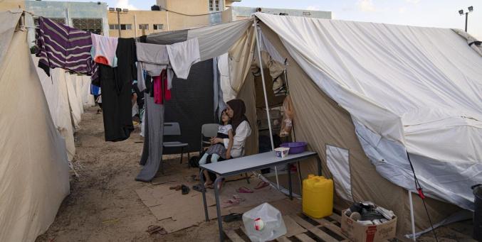 تقرير خاص يرصد غياب خصوصية النساء داخل خيام النازحين في غزة