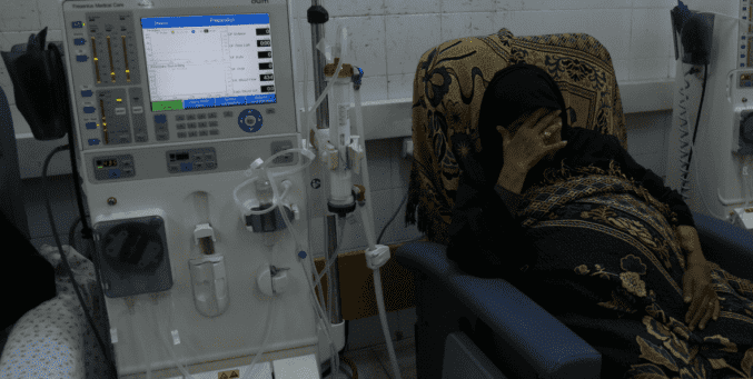 "ماجدة" مريضة سرطان بغزة تخشى أن يكون مصيرها كصديقتها "حنان"