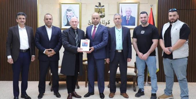الدكتور حمايل يستقبل الشاعر الروسي فاديم تيريوخن المنسق العام لرابطة اتحادات كتاب البريكس