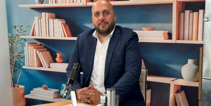 عماد هزيم في "ضيف الراية": إسعاد العملاء يبدأ بابتسامة وينعكس على صورة الوطن