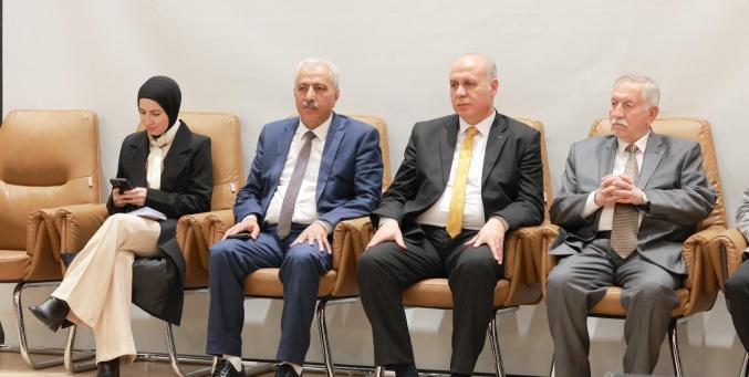 الخليل: إشهار كتاب "حكايا لم تروَ لأحد"