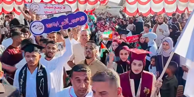 خاص | 700 خريج في احتفال استثنائي لعائلة زعرب بعد 3 سنوات من الحرب