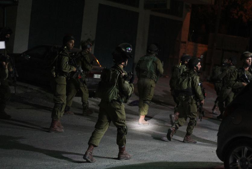 الاحتلال يعتقل 21 مواطنا من قصرة 