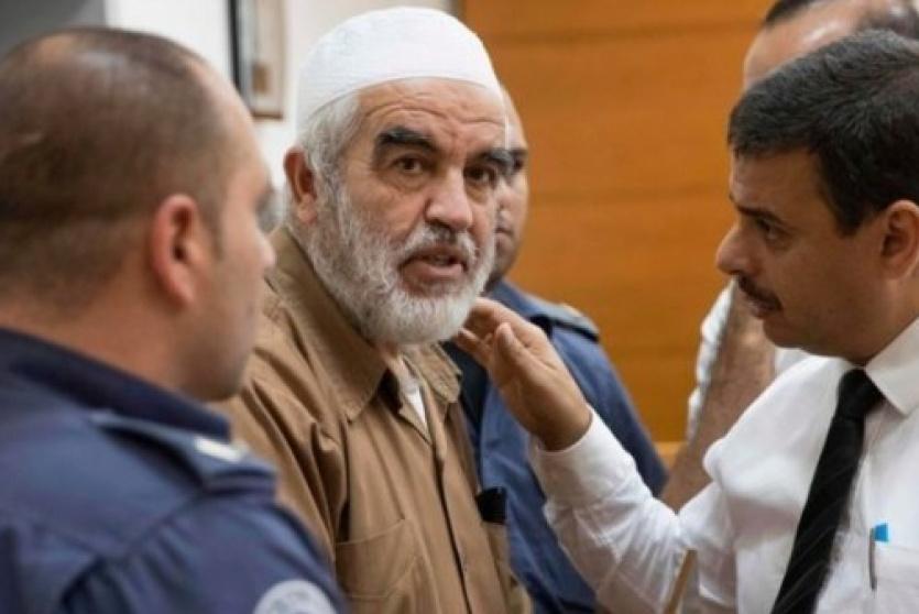 سجناء يهود يعتدون بالضرب على الشيخ رائد صلاح وتهديد بتصفيته