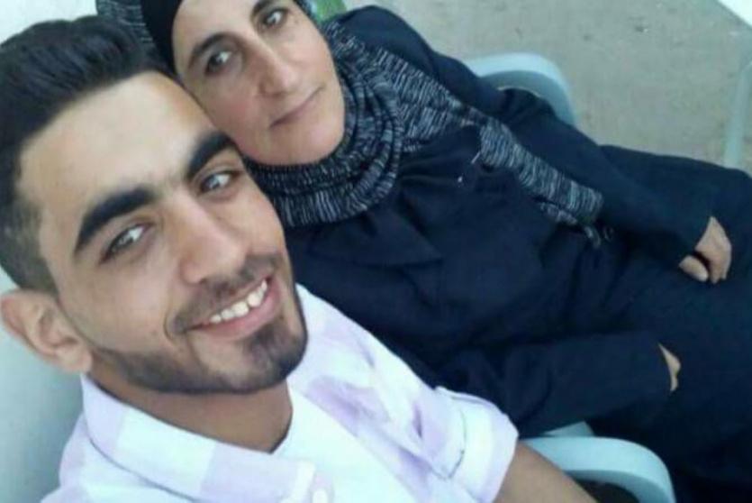 الاحتلال يمدد اعتقال عائلة الأسير العبد