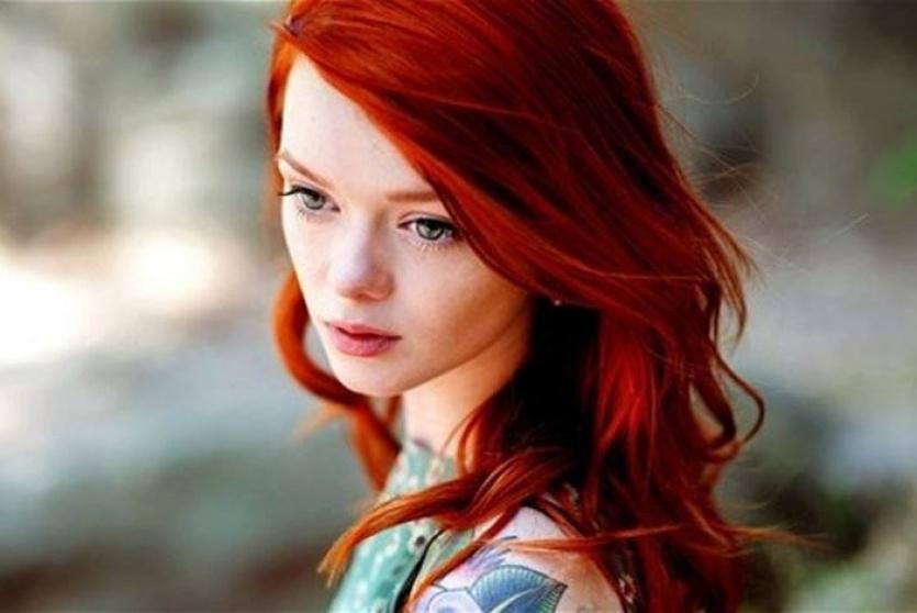 لماذا بعض الناس شعرهم أحمر؟