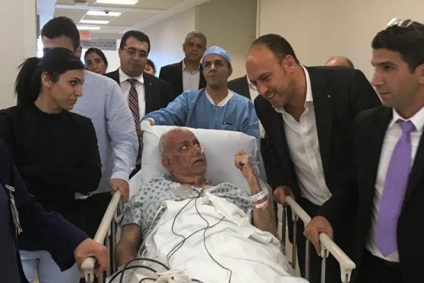 أمير قطر يهنئ عريقات بنجاح العملية