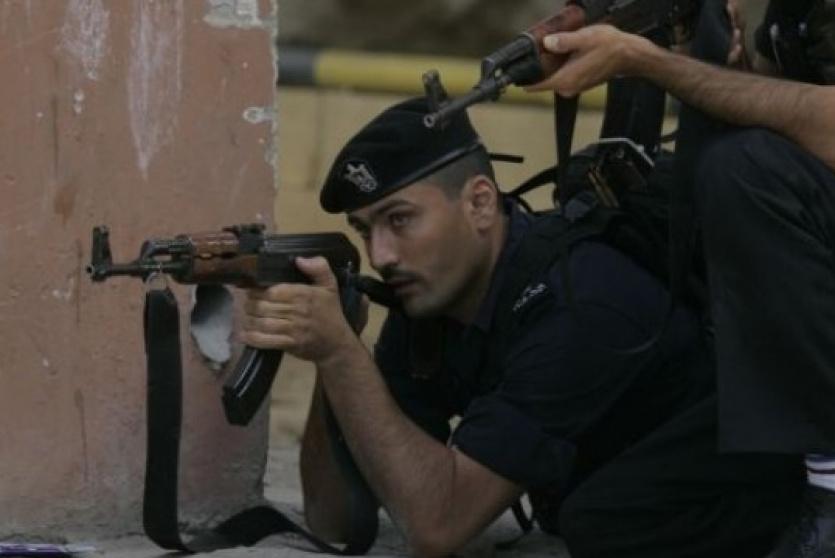 اشتباكات بين قوى الأمن ومسلحين في نابلس
