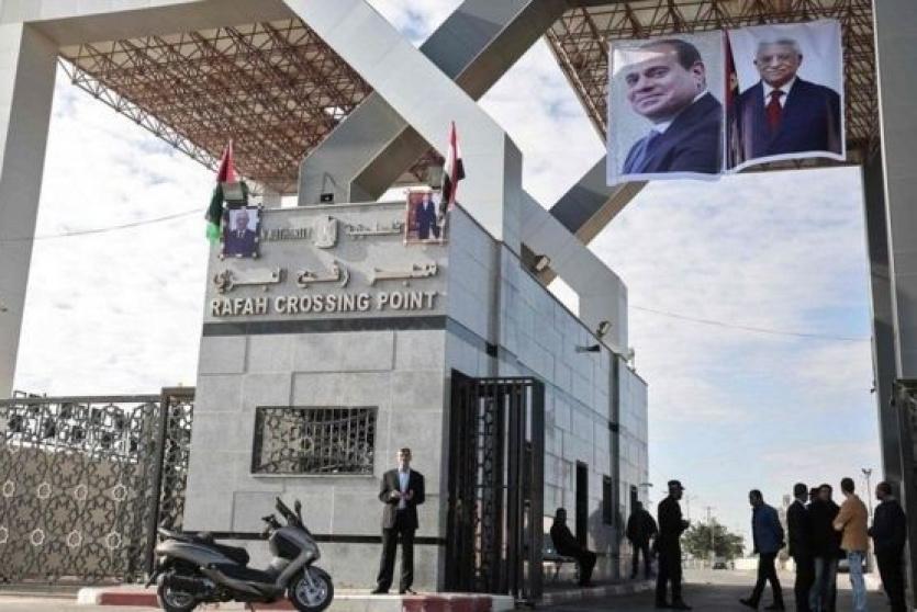 مصر تسمح بسفر طلاب ممنوعين عبر رفح 