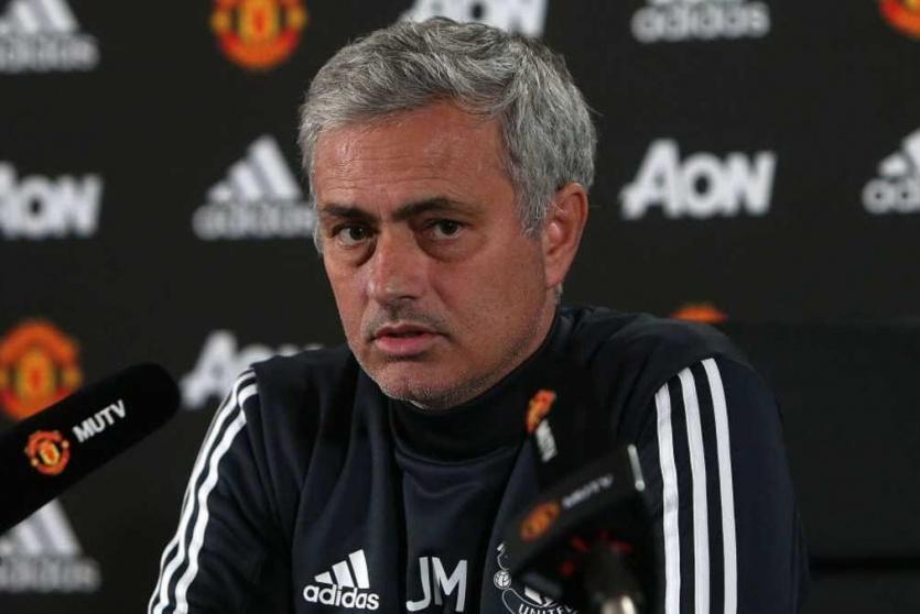 مورينيو يرد بسخرية على سؤال صحفي 