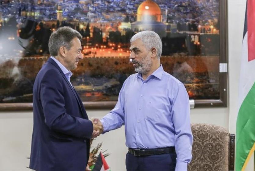 ماذا رد السنوار على وساطة الصليب الاحمر في صفقة التبادل 