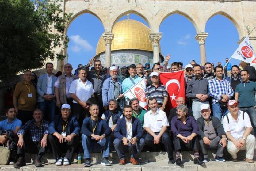 الاحتلال يعتقل أربعة أتراك على أبواب الأقصى