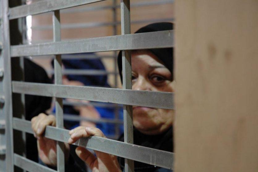 الاحتلال يؤجل النظر في طلبات الإفراج المبكر بحق ثلاث أسيرات