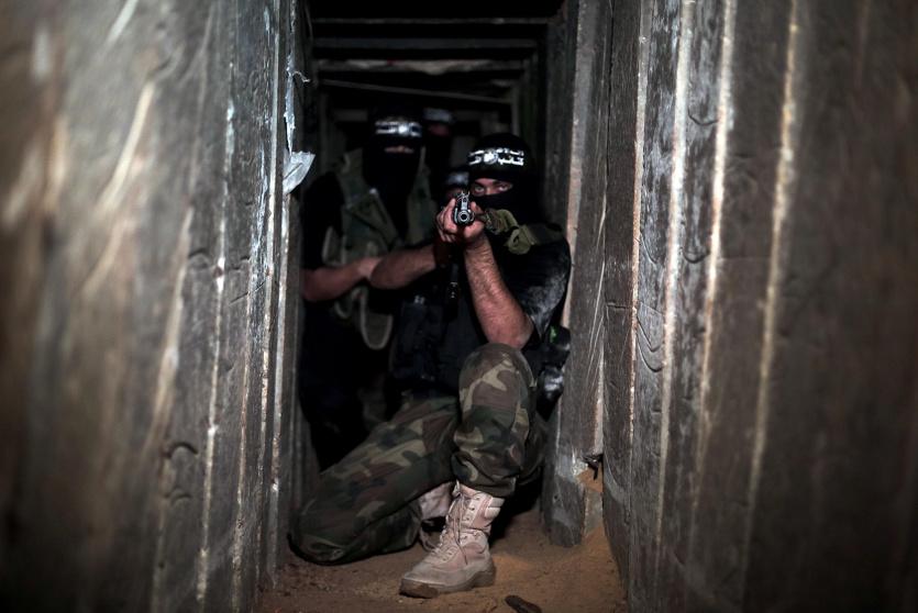 أحد عناصر القسام داخل أحد أنفاق غزة
