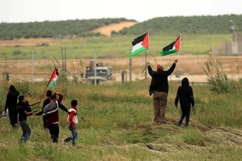 مواطنون قرب حدود غزة - ارشيف