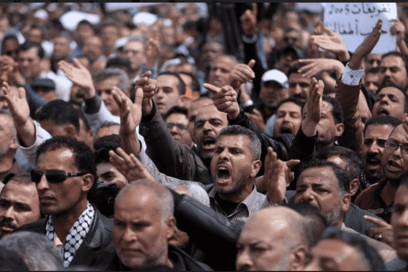ارشيف- تظاهرات في غزة ضد الخصومات