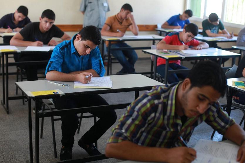 توصية بالسماح لطلبة التوجيهي بأداء امتحاناتهم في المناطق التي ظهر بها كورونا