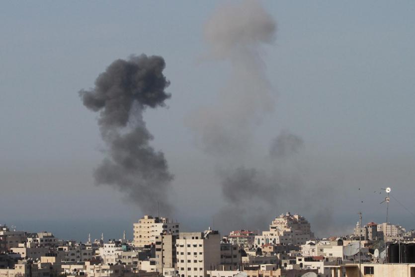 ارشيف- قصف قطاع غزة 