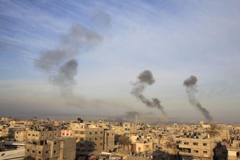 ارشيف- قصف قطاع غزة 