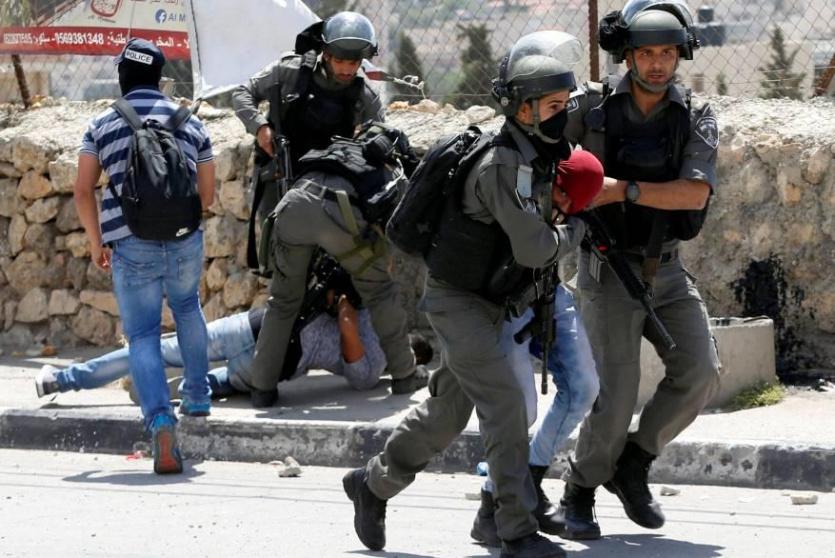 الاحتلال السرائيلي يعتقل شبان 