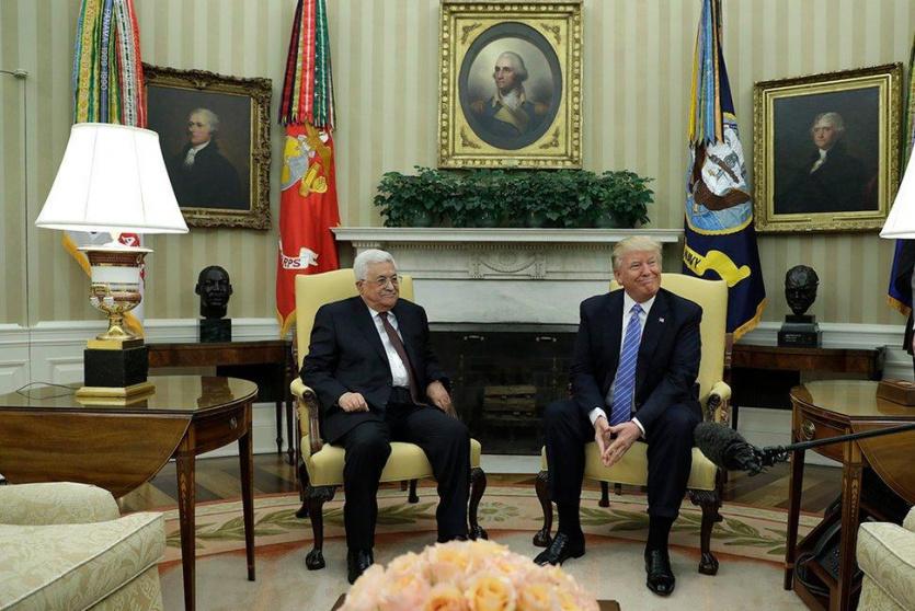 لقاء  سابق بين عباس وترامب في البيت الابيض