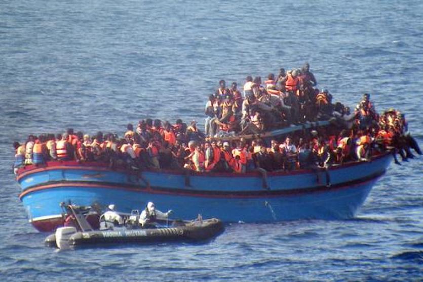 قارب مهاجرين - ارشيف 