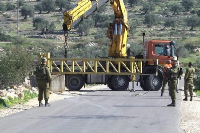 قوات الاحتلال خلال اغلاق مداخل قرى فلسطينية